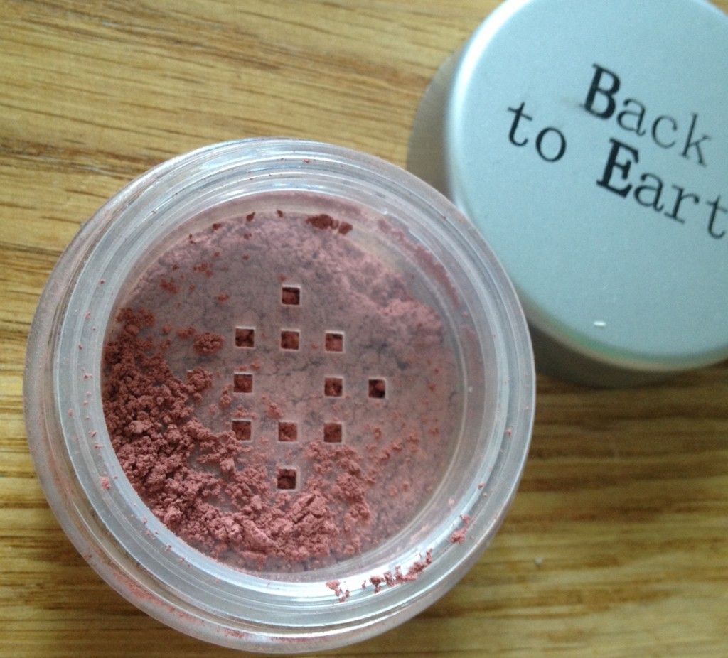 Back To Earth rouge blush