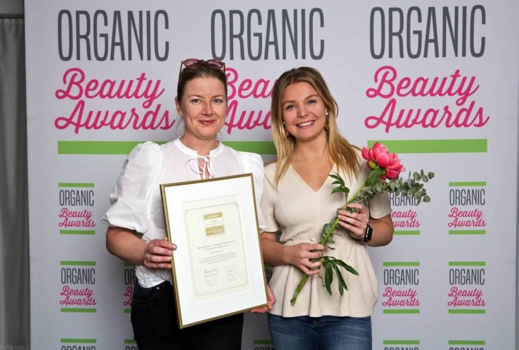 Organic Beauty Awards 2019 Bästa Ansiktspeeling:skrubb KORA Organics